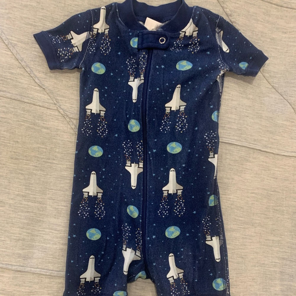 Hanna Andersson 6-12 month one piece shorts pajamas. Space theme.